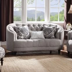 Saira Loveseat